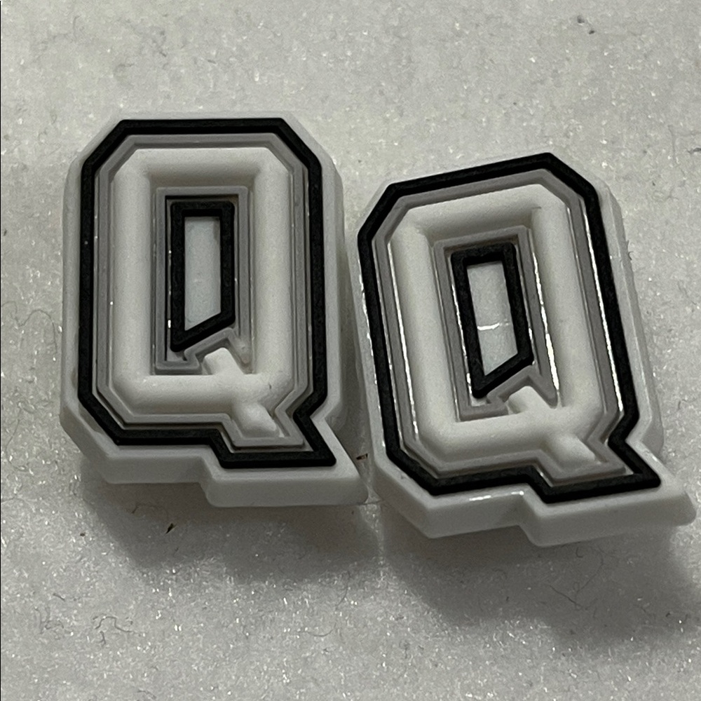 Black and White Letter Q Jibbitz
